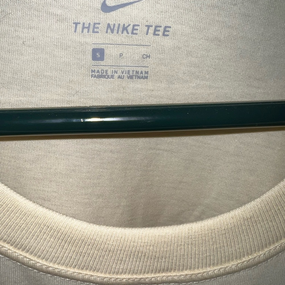 Nike - Picture 3 of 4